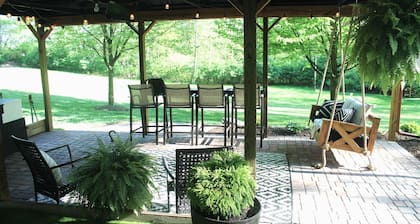 Private one-of-a-kind Camping experience! Hot Tub!