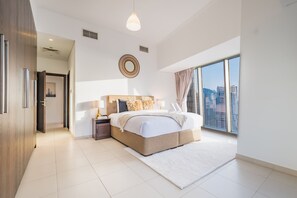 2 bedrooms, in-room safe, iron/ironing board, free WiFi - Sophisticated 2BR Apartment in Cayan Tower, Dubai Marina by Deluxe Holiday Homes (Dubai)