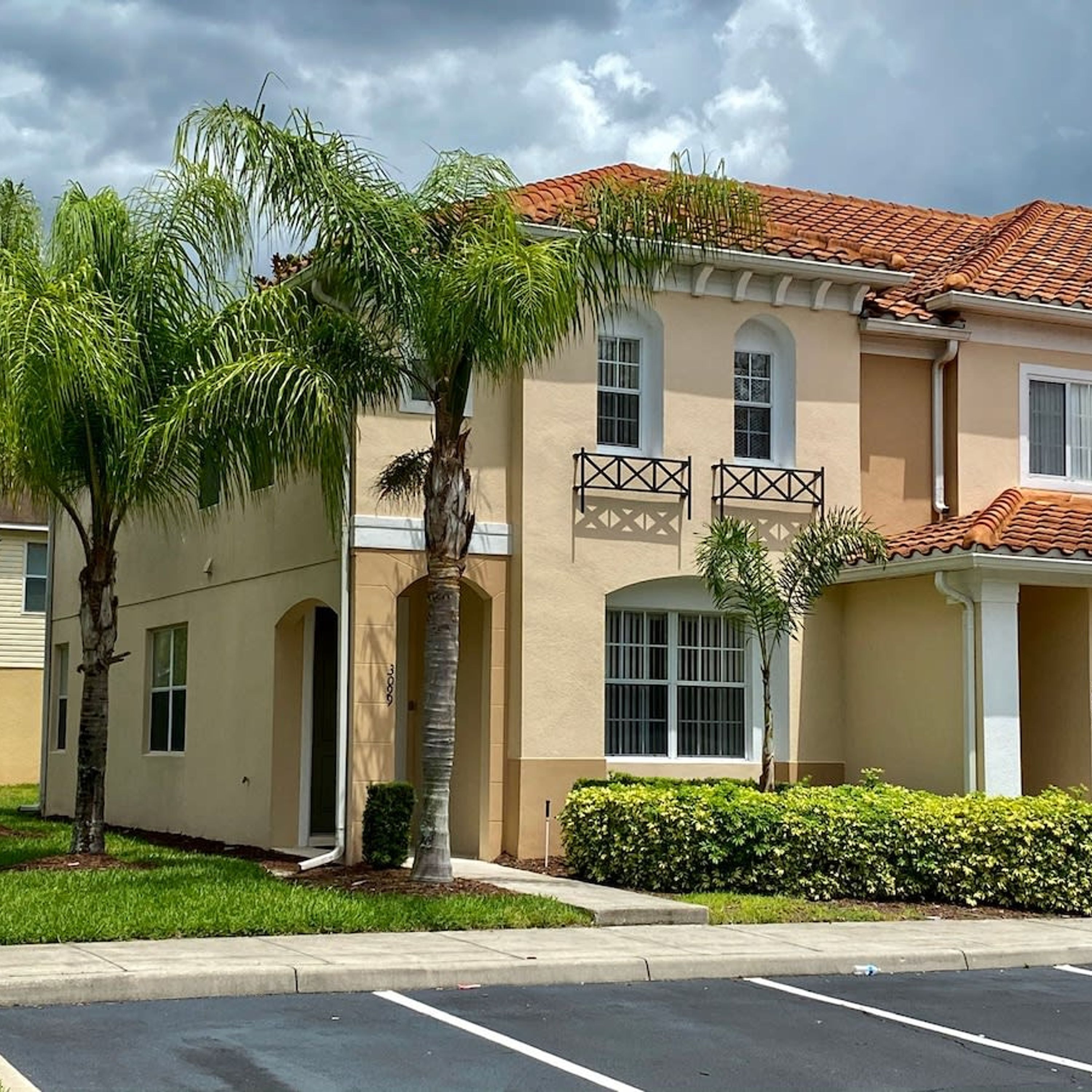 Family Friendly 3 Bedroom close to Disney in Orlando Area 3099