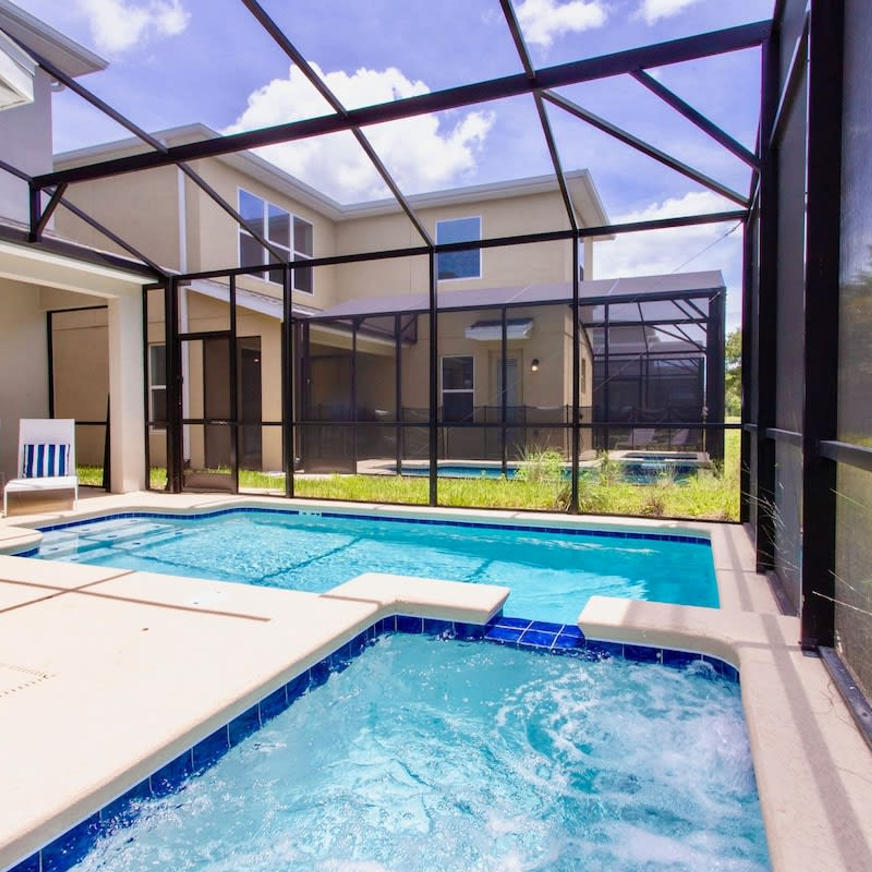 Gorgeous Family Friendly 5 Bd w  Pool Close to Disney   Storey Lake 2767