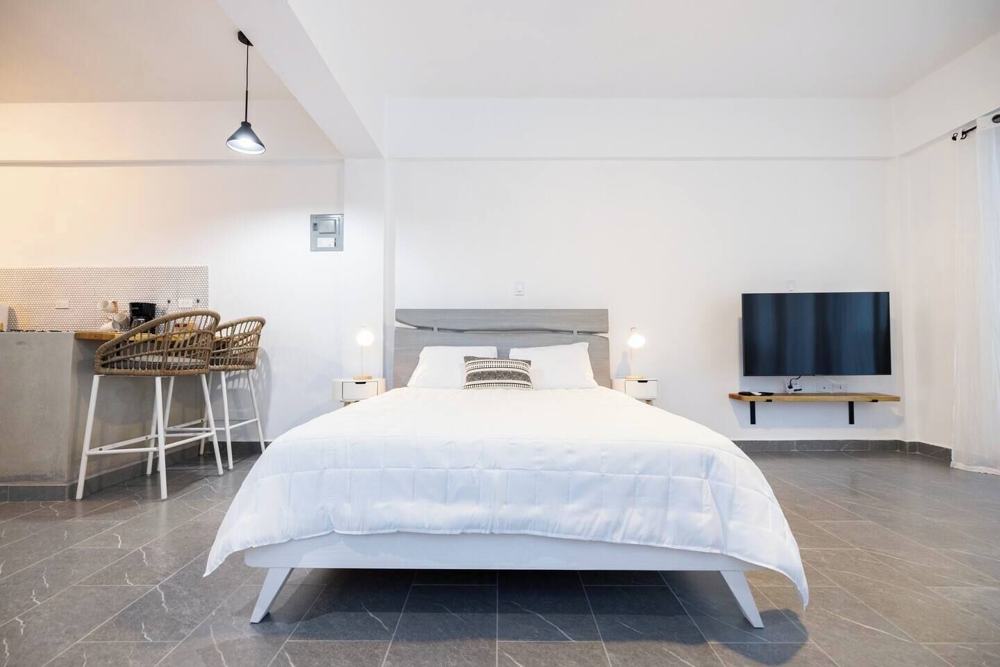 1 habitación, tabla de planchar con plancha, wifi y ropa de cama 