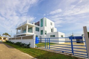 Exterior - Viento & Marea Luxury Apartment - Private Jacuzzi (Maleza Alta)