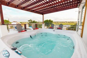 Outdoor spa tub - Viento & Marea Luxury Apartment - Rooftop Jacuzzi (Maleza Alta)