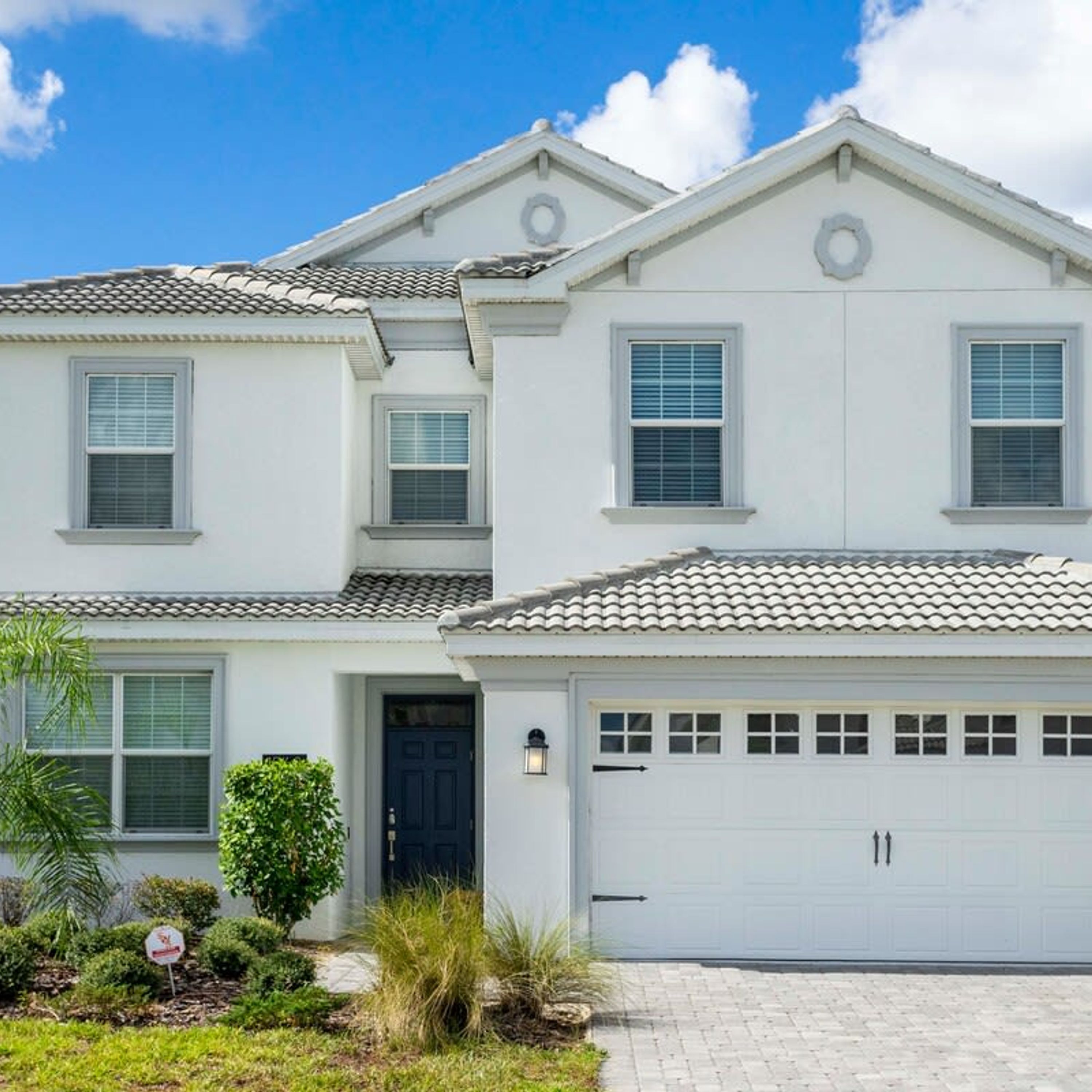 Luxurious Single Family Home w Pool Close to Disney 1568M