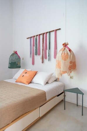 3 makuuhuonetta, silitysrauta/-lauta, Wi-Fi, vuodevaatteet