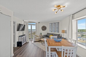 TV - Bay Watch 1041 - Ocean Views & Great Amenities (North Myrtle Beach)