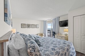 1 bedroom, free WiFi, bed sheets - Bay Watch 1041 - Ocean Views & Great Amenities (North Myrtle Beach)