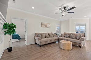 Smart TV, chimenea y videojuegos 