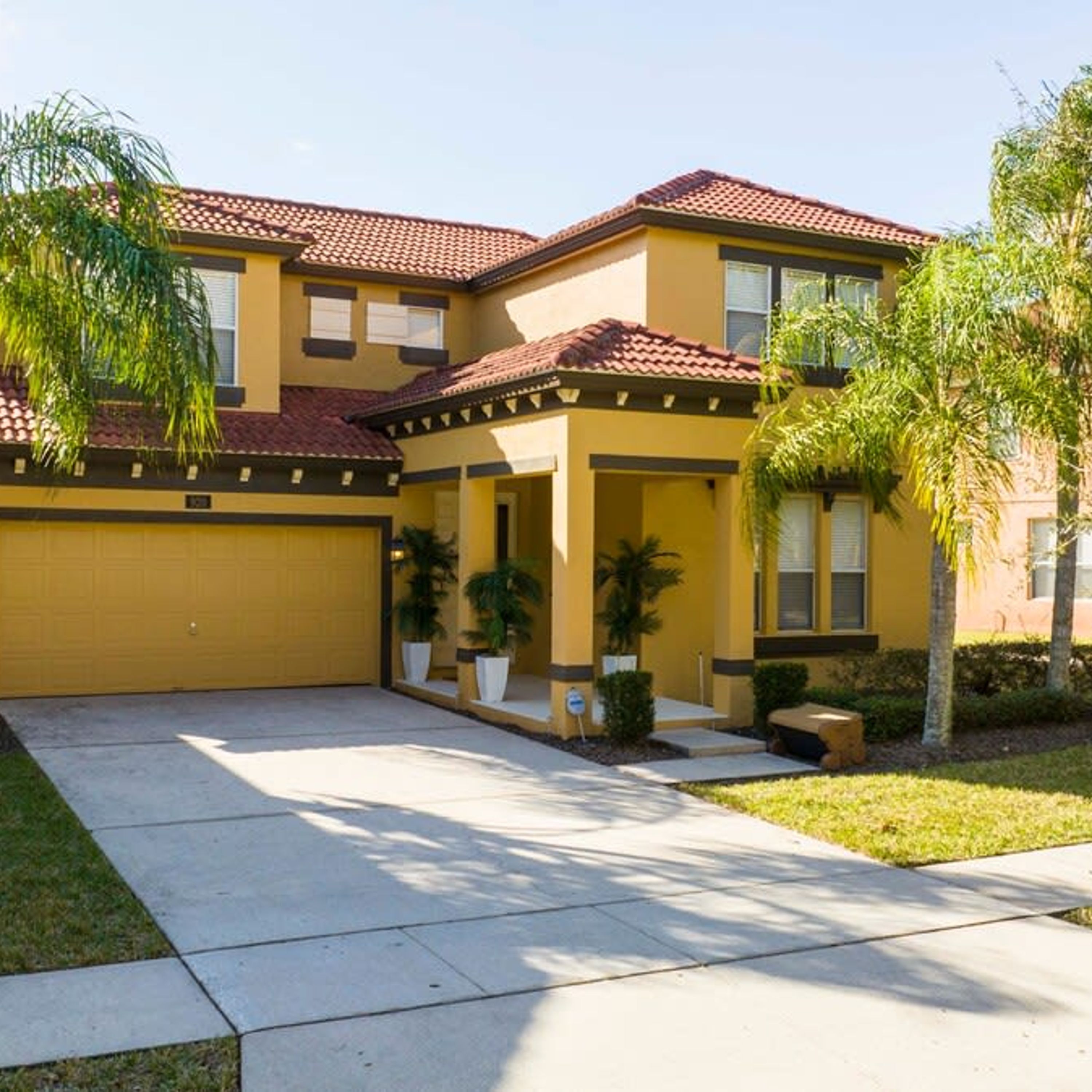 Gorgeous 4 Bedroom w  Pool Close to Disney 920