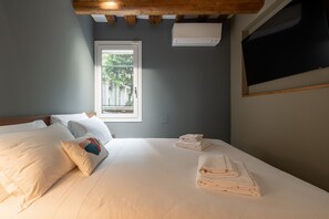 Fer et planche à repasser, Wi-Fi gratuit, draps fournis