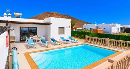 Villa Calma 1B - Three Bedroom Villa, Sleeps 6