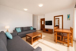 TV - Villa Calma 1B - Three Bedroom Villa, Sleeps 6 (Playa Blanca)