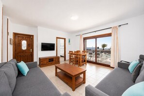 TV - Villa Calma 1B - Three Bedroom Villa, Sleeps 6 (Playa Blanca)