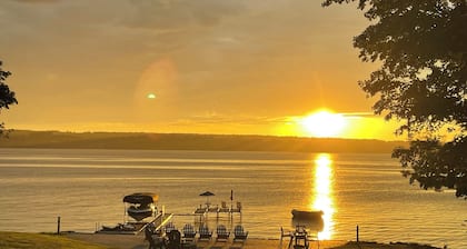 3 Bedroom Cottage on Owasco Lake. Eastside and Pet Friendly!