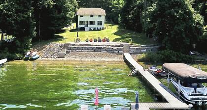3 Bedroom Cottage on Owasco Lake. Eastside and Pet Friendly!
