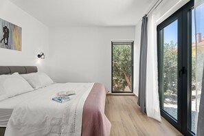 4 quartos, ferros/tábuas de passar roupa, Wi-Fi, roupa de cama