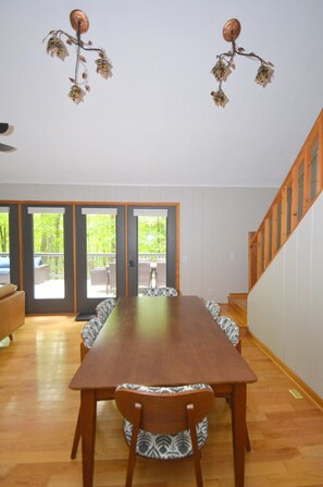 House, Multiple Beds (Bobcat 22 - The Mountains are Calling) | Dining - Bobcat 22 - The Mountains are Calling! (Berkeley Springs)