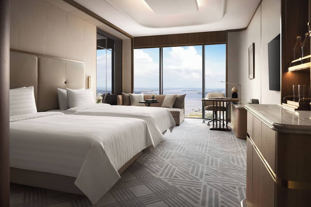 Deluxe River Twin | In-room safe, desk, laptop workspace, blackout curtains