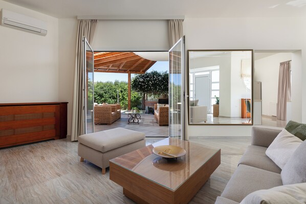 智能电视、壁炉、乒乓球