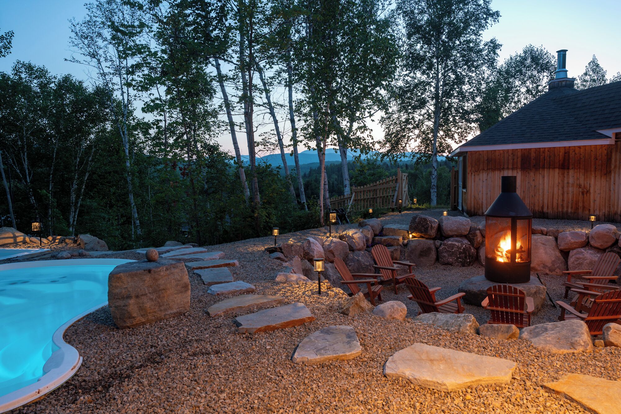 Outdoor spa tub