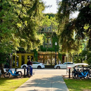 Exterior - Holiday Healdsburg Plaza Charmer w/ Hot Tub! (Healdsburg)