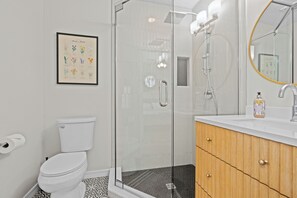 Hair dryer, towels - Southern Charmer|Private Backyard|Walk to Downtown (Saint Augustine)