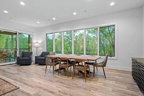 Interior - The Summit School Trail House (Bella Vista)