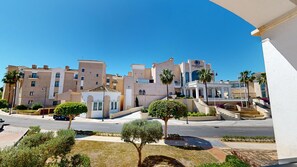 Unclassified image, 5 of 22, button