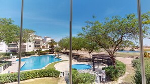 صورة غير مصنفة، 3 من 22، زرّ