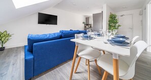 Økonomileilighet, 1 soverom | Spiseområde på rommet