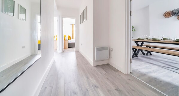 Comfort-Apartment, 2 Schlafzimmer, Nichtraucher | Essbereich im Zimmer
