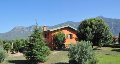 Apartment in villa 15 km from the sea, sleeps 3 with large private garden