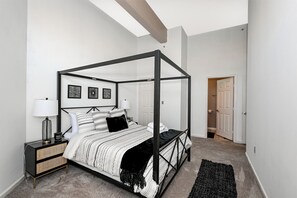 Deluxe appartement, 2 slaapkamers, niet-roken, 2 badkamers | 2 slaapkamers, lakens van Egyptisch katoen, luxe beddengoed