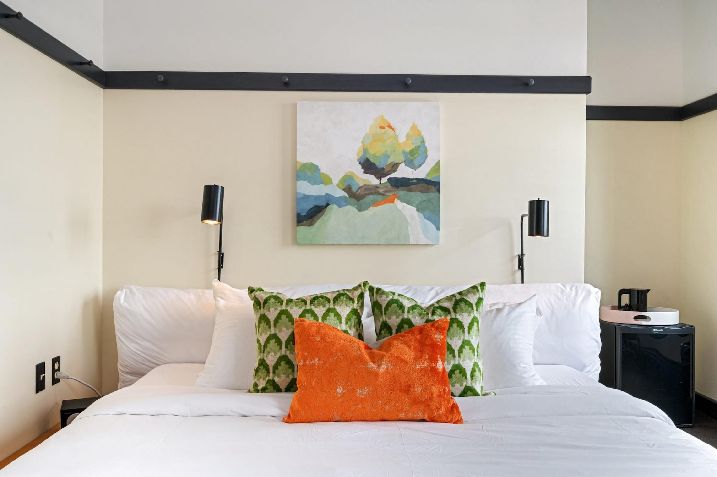 Kasa | Walk to Bakery Square, Boutique Studio | The Maverick
