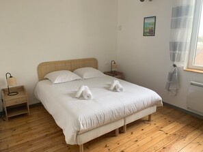 3 makuuhuonetta, silitysrauta/-lauta, vauvan matkasänky, ilmainen Wi-Fi