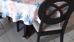 大型冰箱、微波爐、鍋具/餐盤/廚房用品