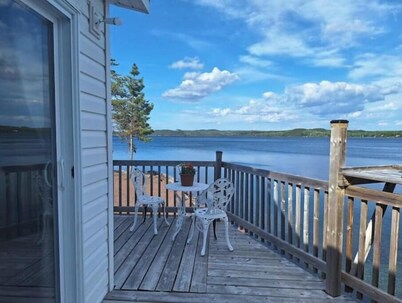 Skipper's View Cottage by the Sea - Pet Friendly!