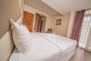 2 bedrooms, individually decorated, individually furnished, free WiFi - 37 On Kikambala Apartments  (Nairobi)