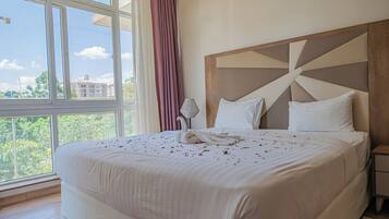 Deluxe Apartment, City View | 2 bedrooms, individually decorated, individually furnished, free WiFi