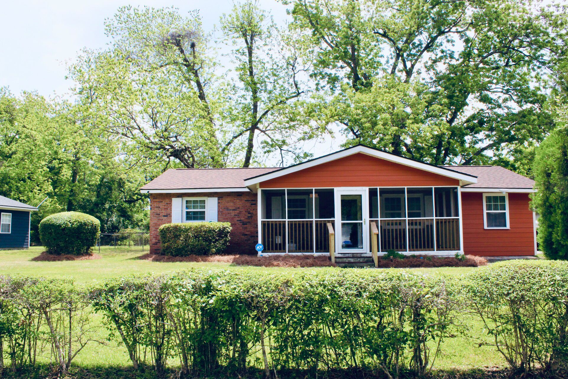 Spacious island home on Johns Island, SC. Just a short drive from Downtown!