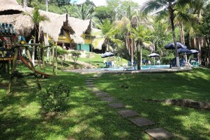 Outdoor pool - Eco Hotel El Reposo (Melgar)