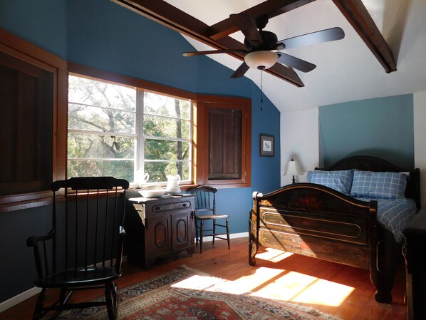 2 bedrooms, desk, free WiFi, bed sheets