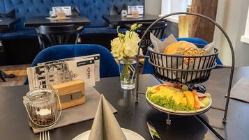 Dagelijks à-la-carte-ontbijt (EUR 9.50 per persoon)