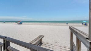 Unclassified image, 2 of 9, button - Beautiful Condo a few steps from the beach (North Redington Beach)