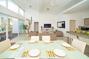 Dining - V02a Casa Preciosa · Villa with 2 Level Pool with Jet Tub (Sosua)