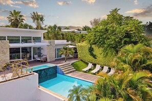 Indoor pool - V02a Casa Preciosa · Villa with 2 Level Pool with Jet Tub (Sosua)