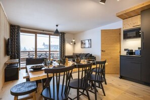 Dining - Wifi, 50m from resort center, view mountain, balcony, tv, ski locker, 56-63m² (La Chapelle-d'Abondance)