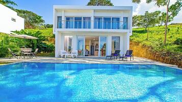 Piscine couverte