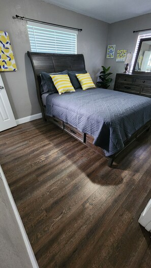 3 chambres, fer et planche à repasser, lit parapluie, Wi-Fi