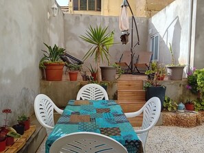 屋外ダイニングエリア